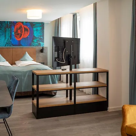 Trip & Hotel