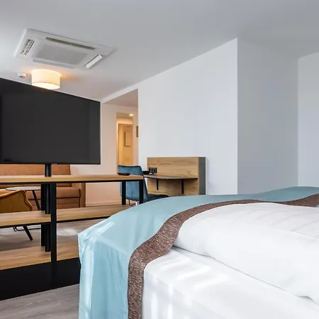Trip & Hotel 4*